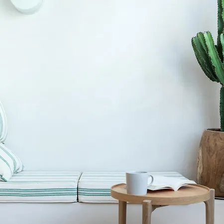 Mediterranean Retreat With 4-bedroom, 3-bath In Daire Barselona