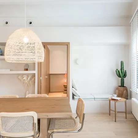 Mediterranean Retreat With 4-bedroom, 3-bath In * Barselona