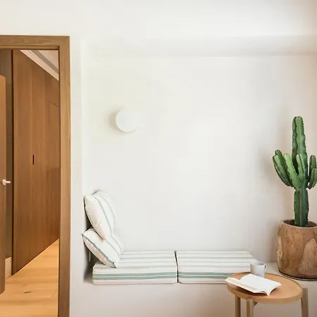 Mediterranean Retreat With 4-bedroom, 3-bath In Daire