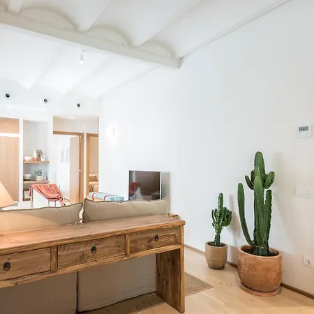 Mediterranean Retreat With 4-bedroom, 3-bath In * Barselona