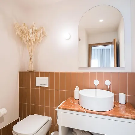 Mediterranean Retreat With 4-bedroom, 3-bath In * Barselona