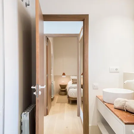 Daire Mediterranean Retreat With 4-bedroom, 3-bath In *