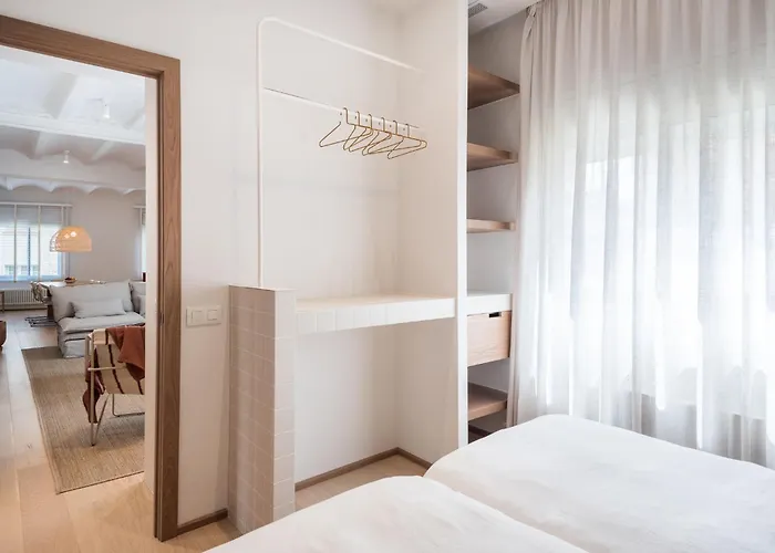 Mediterranean Retreat With 4-bedroom, 3-bath In Барселона