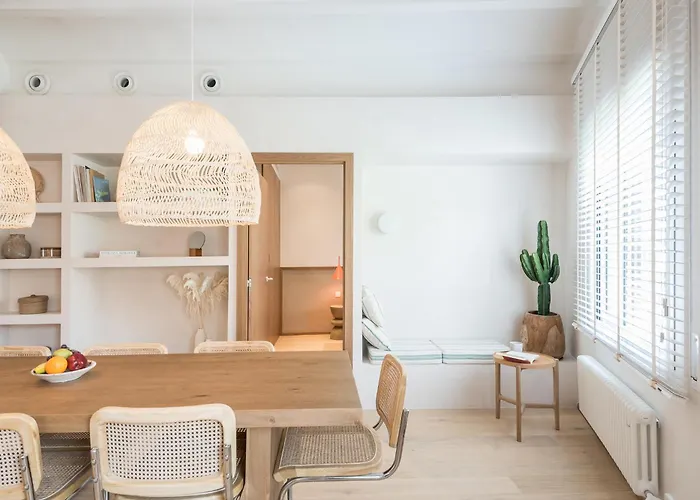 Mediterranean Retreat With 4-bedroom, 3-bath In * Барселона