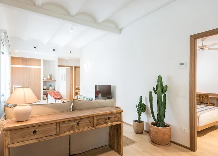 Mediterranean Retreat With 4-bedroom, 3-bath In * Барселона